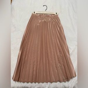 Pleated maxi skirt